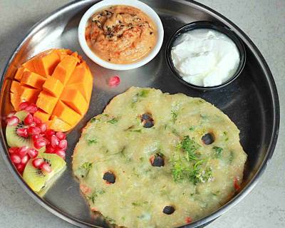 Breakfast Meal Plate: Rava Kakdi Thalipeeth With Kanda Kairi Chutney 