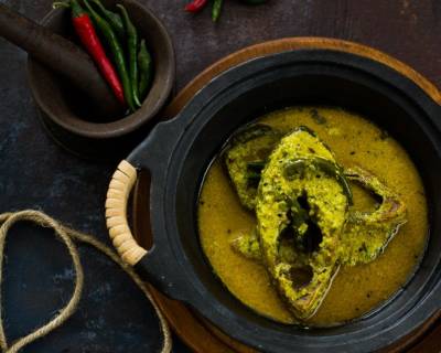 Doi Ilish Recipe - Bengali Style Hilsa In Yogurt Gravy Recipe