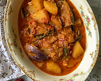 Chettinad Style Kara Kuzhambu Recipe with Potato and Brinjal