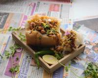 Indian Misal Bunny Chow Recipe