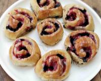 Strawberry & Chocolate Rolls Recipe With Vanilla Glaze