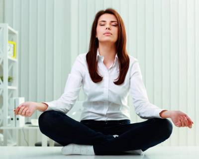 5 Yoga Moves That Work Well At The Workplace