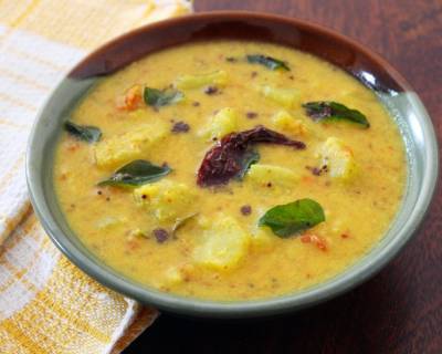 Chow Chow Thakkali Kootu Recipe - Chayote Squash In Dal Coconut Curry