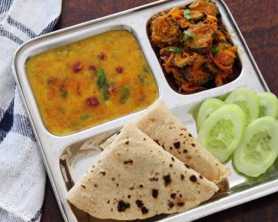 Sindhi Meal Plate: Sindhi Toor Dal Recipe With Aam Papad, Sindhi Karela Jo Bhaji, Phulka & Salad