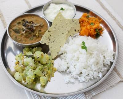 Everyday Meal Plate: Huli Soppu Saaru, Chow Chow Pasiparuppu Poriyal, Rice & More