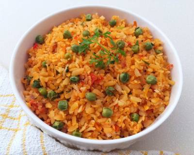 टमाटर मटर पोहा रेसिपी - Tomato Poha With Peas (Recipe In Hindi)