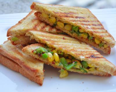 कॉर्न शिमला मिर्च सैंडविच रेसिपी - Corn And Capsicum Sandwich Recipe