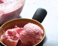 Frozen Strawberry Yogurt With Honey Recipe