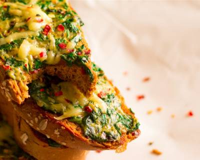 Creamy Spinach & Cheese Bread Toast Recipe