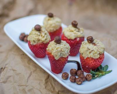 Stuffed Strawberries Recipe With Grated Paneer