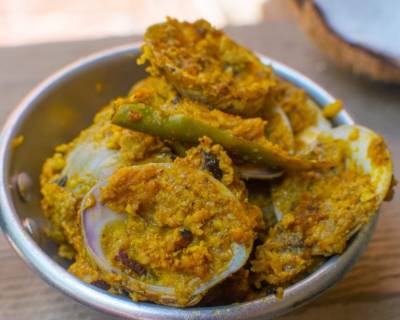 Tisrayanche Suke Recipe (Goan Clams Dry)