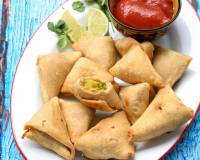 Gobi Matar Mini Samosa Recipe - A Delicious Cauliflower And Peas Samosa