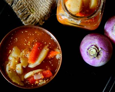 Gajar Shalgam Ka Paani Wala Achar Recipe - Carrot And Turnip Pickle