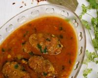 Aloo Bilahi Maas Recipe - Assamese Fish Curry With Potatoes And Tomatoes
