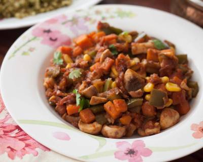 Carrot, Capsicum, Mushroom & Sweet Corn Tawa Sabzi Recipe 