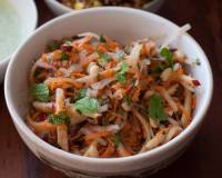 Raw Papaya, Apple & Carrot Salad Recipe