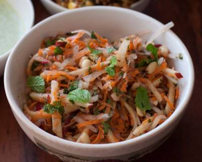 Raw Papaya, Apple & Carrot Salad Recipe