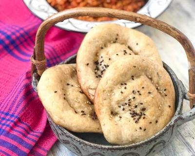 Turkish Pide Recipe - Crusty Bread with Sesame Seeds 