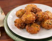 Andhra Style Makka Garelu Recipe (Corn Vada Recipe)