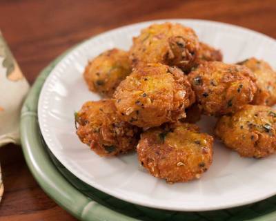 Andhra Style Makka Garelu Recipe (Corn Vada Recipe)