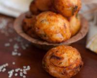 Andhra Style Saggubiyyam Punugulu Recipe (Crispy Tapioca Snack) 