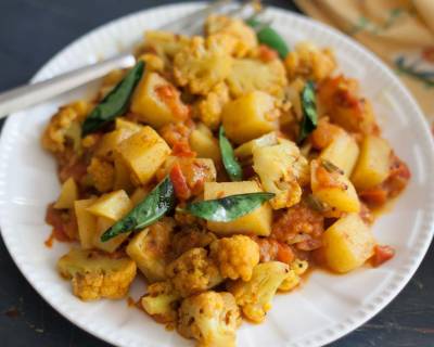 Andhra Style Tomato Cauliflower Koora Recipe