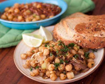 Greek Style Revithia Sto Fourno - Chickpeas with Caramelized Onions Recipe