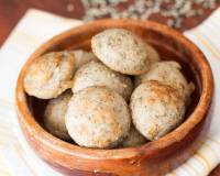 Karwar Style Yerappe Ani Recipe- Rice and Black Split Gram Fried Dumpling