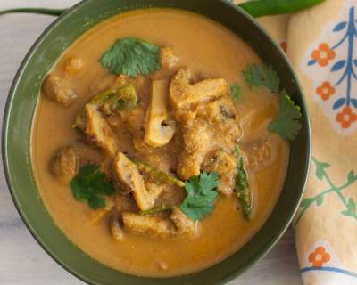 Kongunadu Style Kalan kuzhambu Recipe - Mushroom Curry