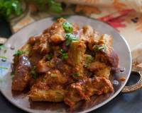 Konkani Style Vengaya Sagle Recipe - Eggplant Drumstick Curry 