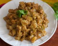 Maharashtrian Style Dudhi Kajuchi Sonari Amti Recipe - Bottle Gourd And Cashew Nut Sabzi