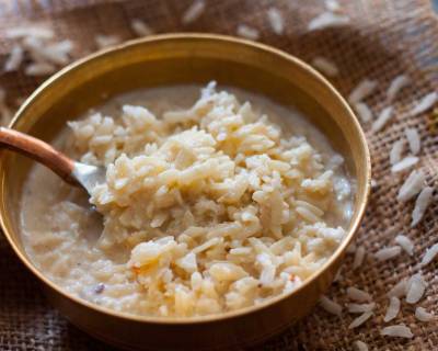 Maharashtrian Style Gul Pohe (Sweetened Beaten Rice with Coconut)