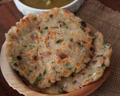 Mangalorean Style Sajjige Rotti/Rulavachi Bhakri Recipe (Semolina Pancake Recipe)