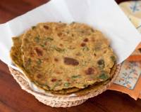 Palak Makki Ki Roti Recipe - Spicy Spinach Cornmeal Flatbread Recipe)