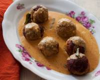 Raw Papaya Kofta In Yogurt Curry Recipe