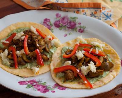 Soft Taco With Mushroom and Roasted Bell pepper Sauce Recipe