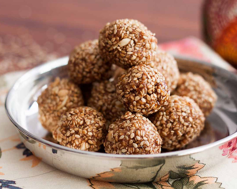 Til Ke Laddu Recipe (Sesame Seeds Laddu Recipe) 