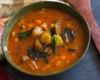 Udupi Style Thondekayi And Badnekayi Sambar Recipe - Ivy Gourd & Brinjal Sambar