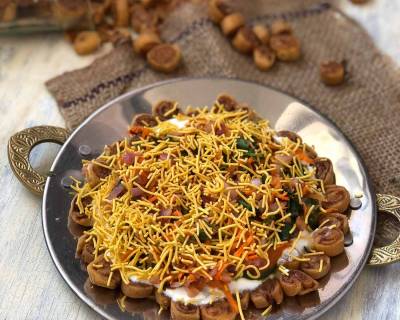 Bhakarwadi Chaat Recipe - Maharashtrian Spiced Chaat