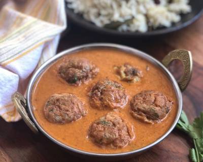 Paniyaram Muttai Masala Recipe - Spicy Egg Curry Made In Paniyaram Pan