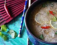 Chinese Egg Drop Soup Recipe (With Vegetarian Option)