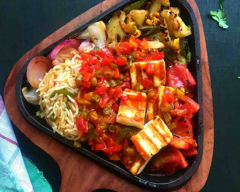 Paneer Sizzler Recipe In Chilli Garlic Sauce With Rice