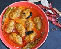 Kashmiri Style Shami Mutsch Recipe - Minced Lamb Cutlets In Yogurt Gravy