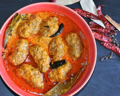 Kashmiri Style Shami Mutsch Recipe - Minced Lamb Cutlets In Yogurt Gravy