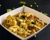 Malai Matar Paneer Recipe (Cottage Cheese & Peas In Rich Creamy Gravy)