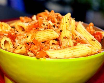 Penne Rigate With Minced Chicken Sauce & Cheese Recipe