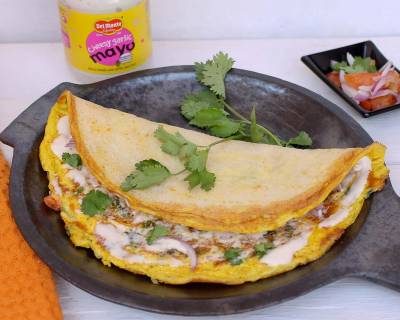 Egg Dosa Recipe With Cheesy Garlic Mayo