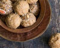 Gujarati Kachariyu Recipe - Spiced Sesame And Coconut Ladoos