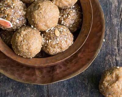 Gujarati Kachariyu Recipe - Spiced Sesame And Coconut Ladoos