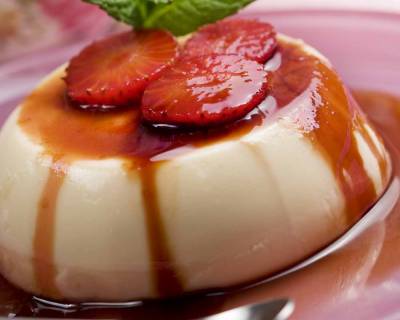 Gulkand Panna Cotta Recipe with Strawberry Sauce